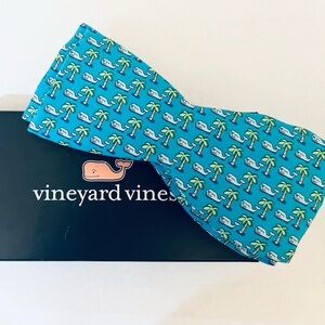 NIB Vineyard Vines Tropical Whale Turqs Bow Tie